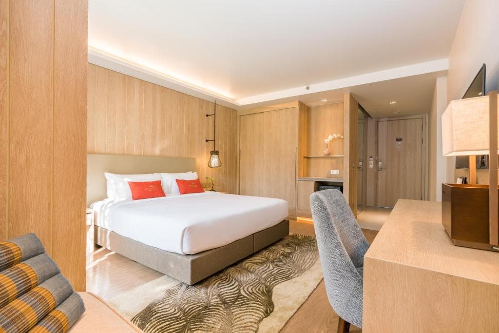 Grand Deluxe room (Pool View)