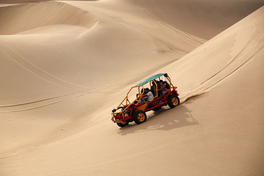 Buggy et sandboard à Huacachina